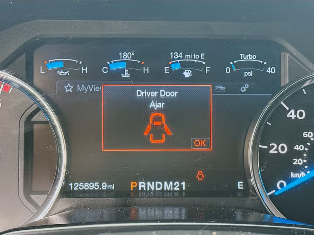 2017 Ford F-350 Super Duty Platinum Crew Cab Image 14