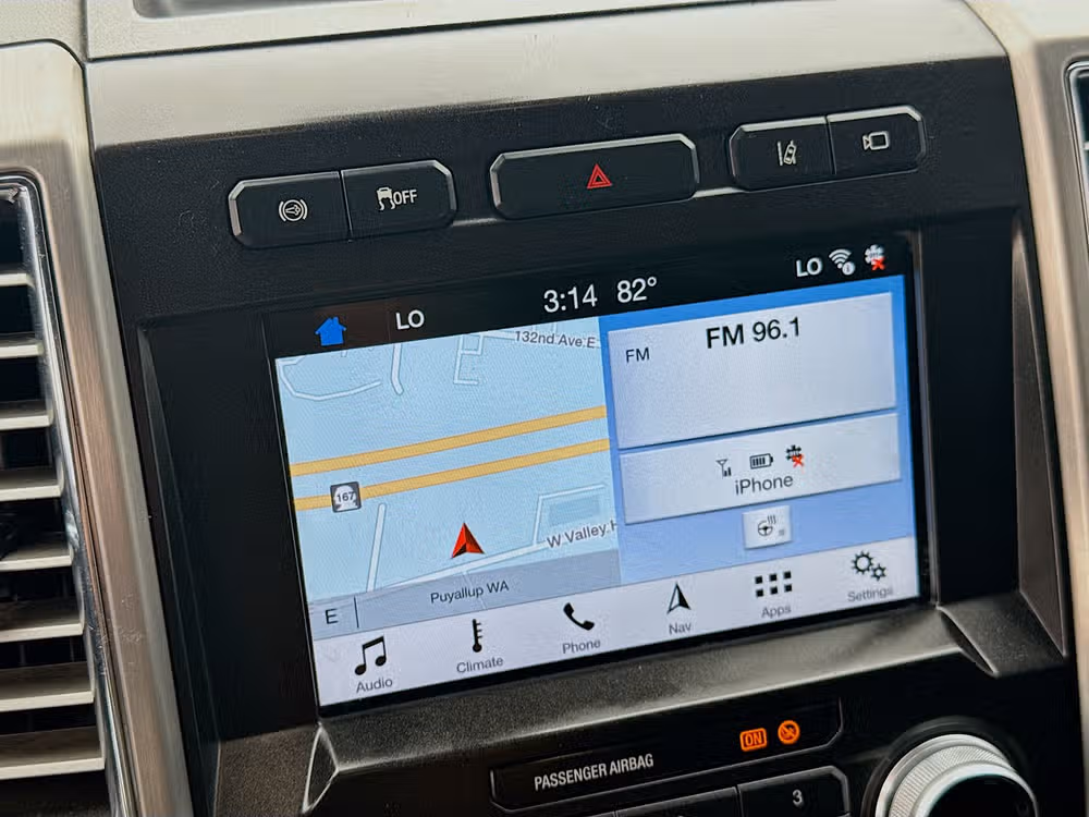 2017 Ford F-350 Super Duty Platinum Crew Cab Image 16