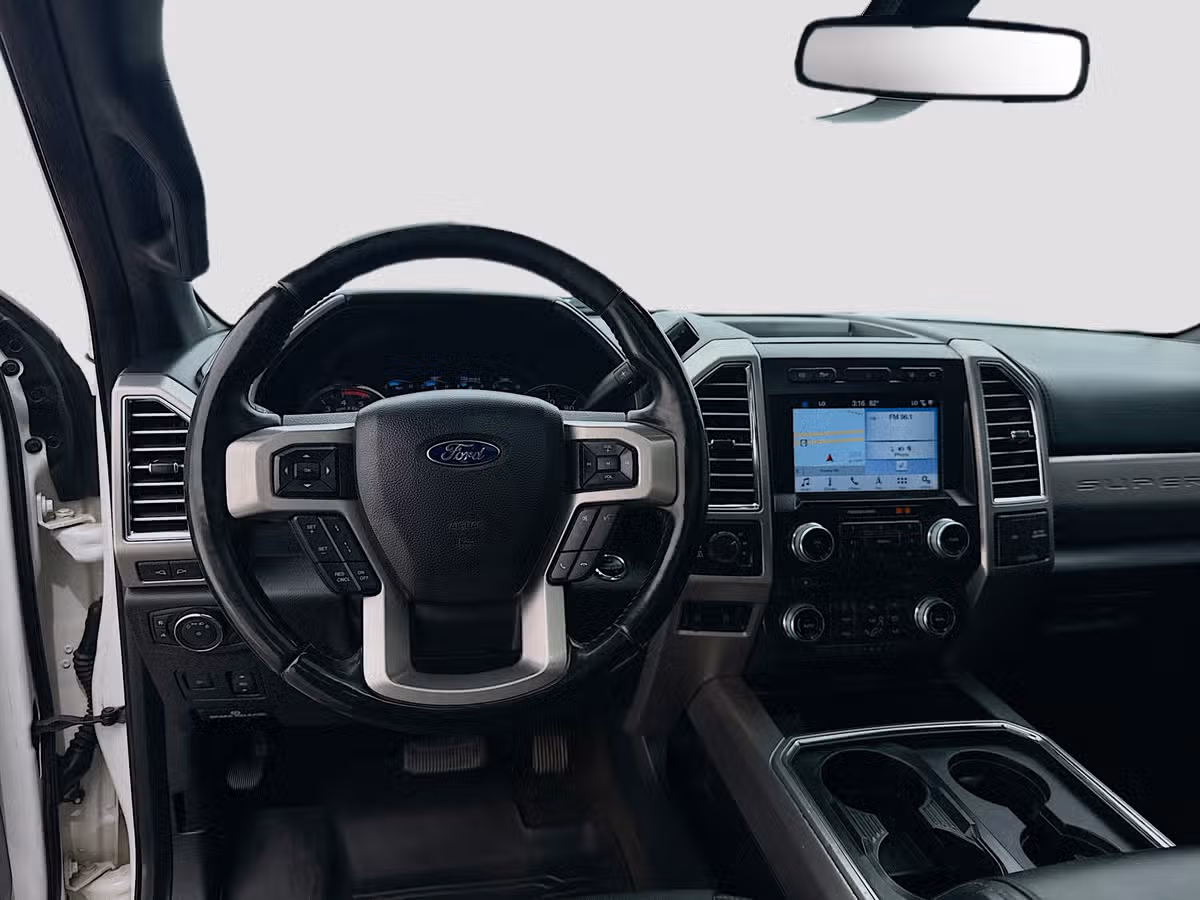 2017 Ford F-350 Super Duty Platinum Crew Cab Image 25