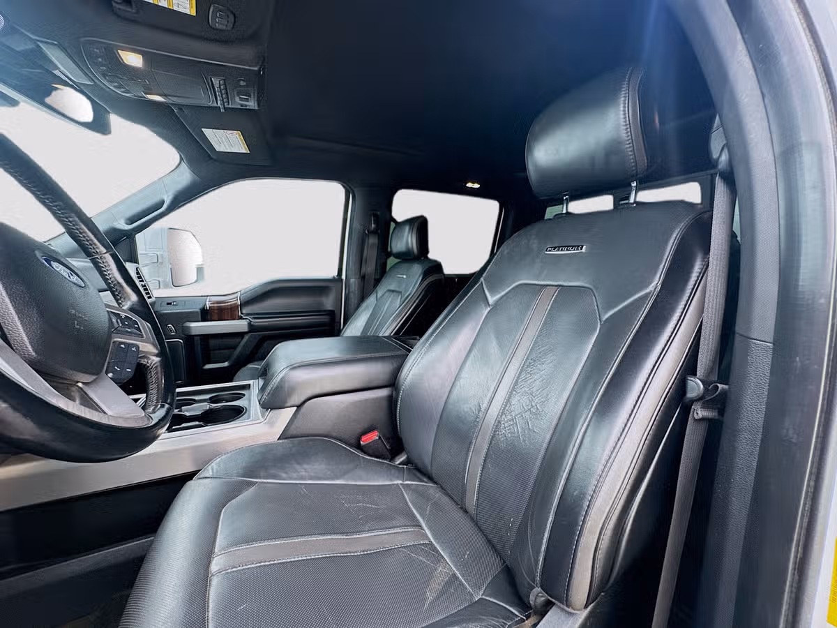 2017 Ford F-350 Super Duty Platinum Crew Cab Image 12