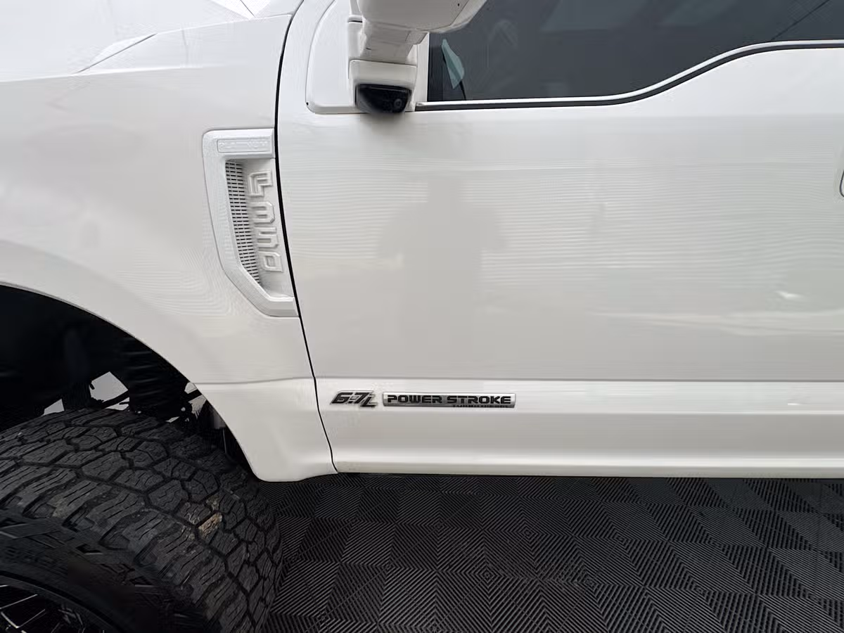 2017 Ford F-350 Super Duty Platinum Crew Cab Image 37