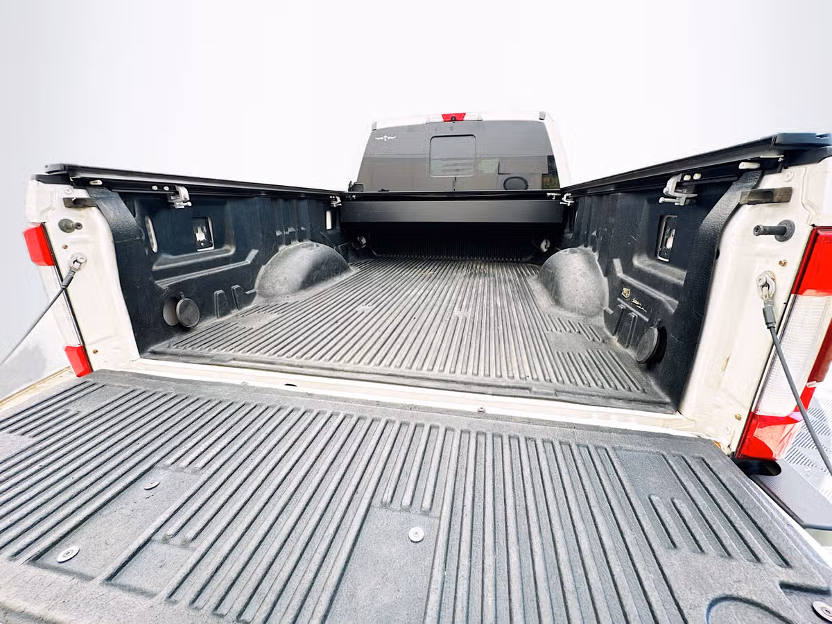 2017 Ford F-350 Super Duty Platinum Crew Cab Image 28
