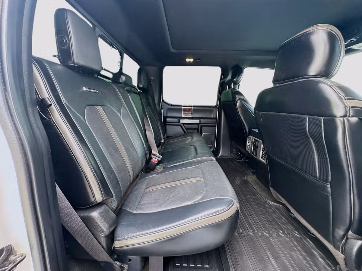 2017 Ford F-350 Super Duty Platinum Crew Cab Image 29