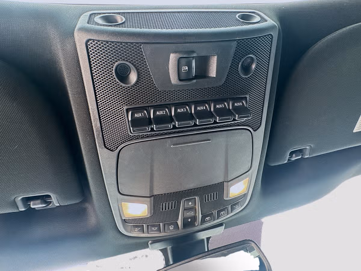 2017 Ford F-350 Super Duty Platinum Crew Cab Image 35