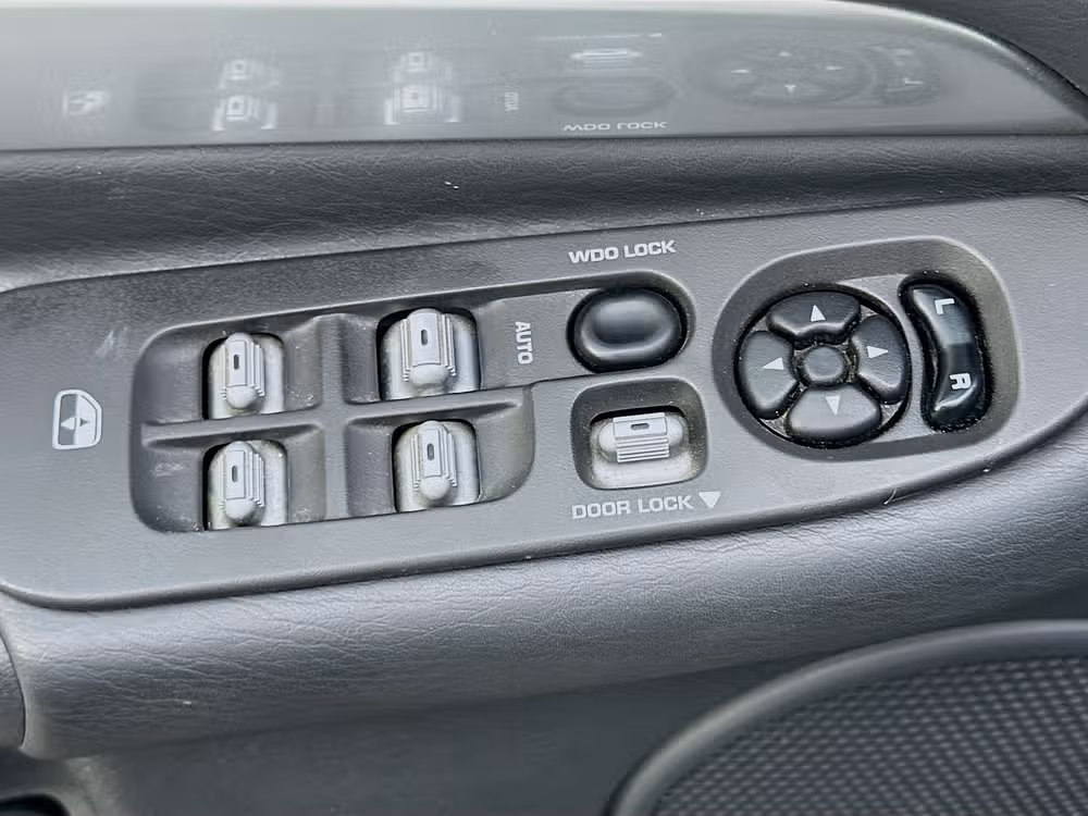 2005 Dodge Ram 1500 SRT-10 Base Quad Cab Image 17