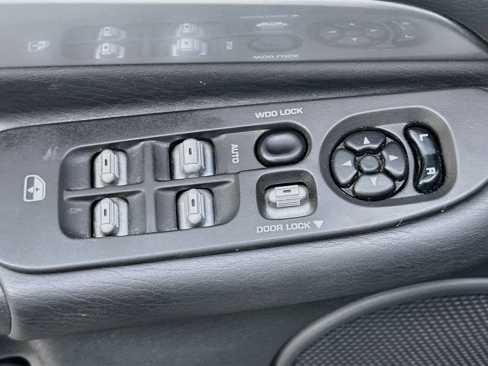 2005 Dodge Ram 1500 SRT-10 Base Quad Cab Image 17