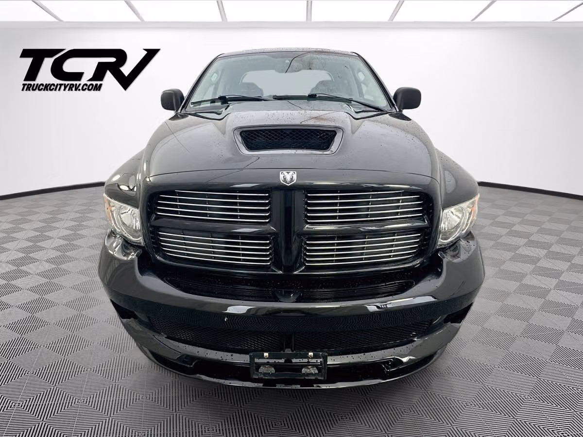 2005 Dodge Ram 1500 SRT-10 Base Quad Cab Image 2