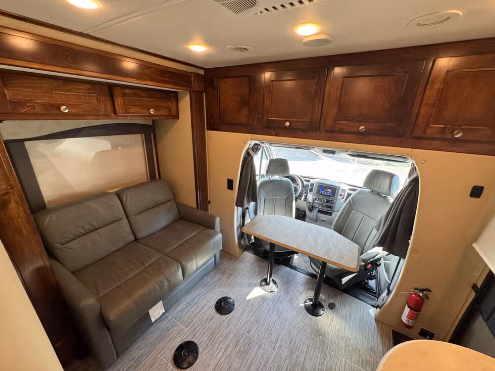 2018 Renegade Vienna Class B Diesel Image 11