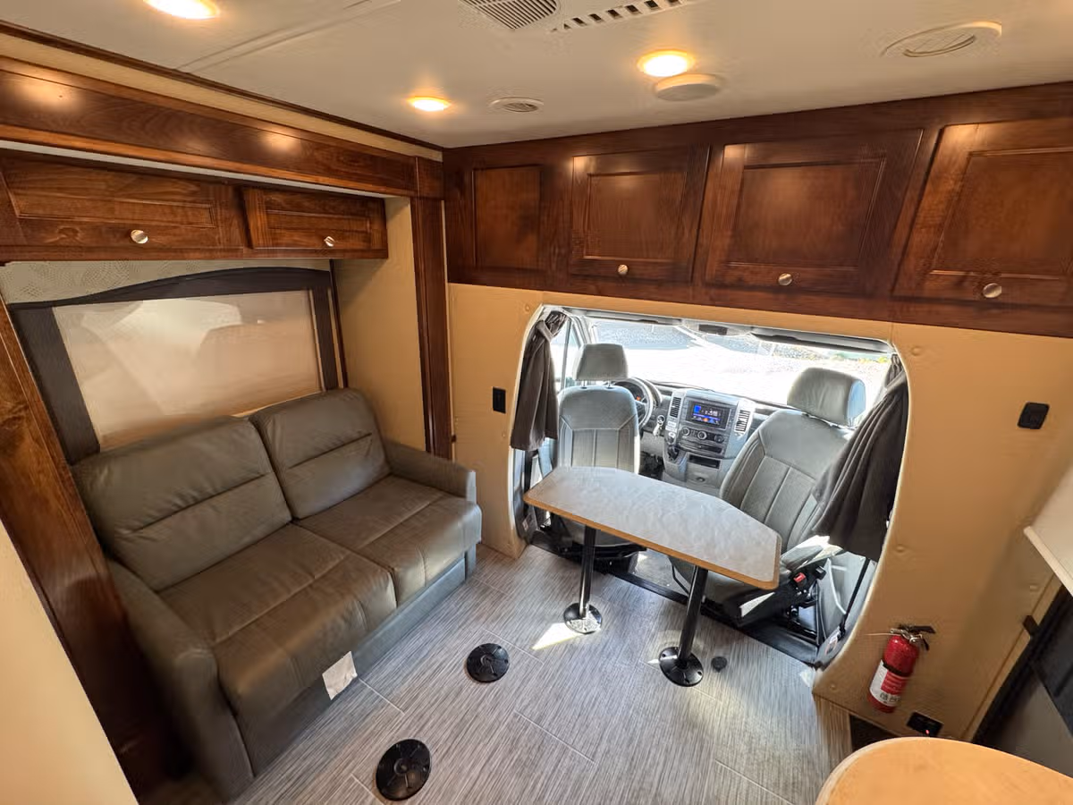 2018 Renegade Vienna Class B Diesel Image 11