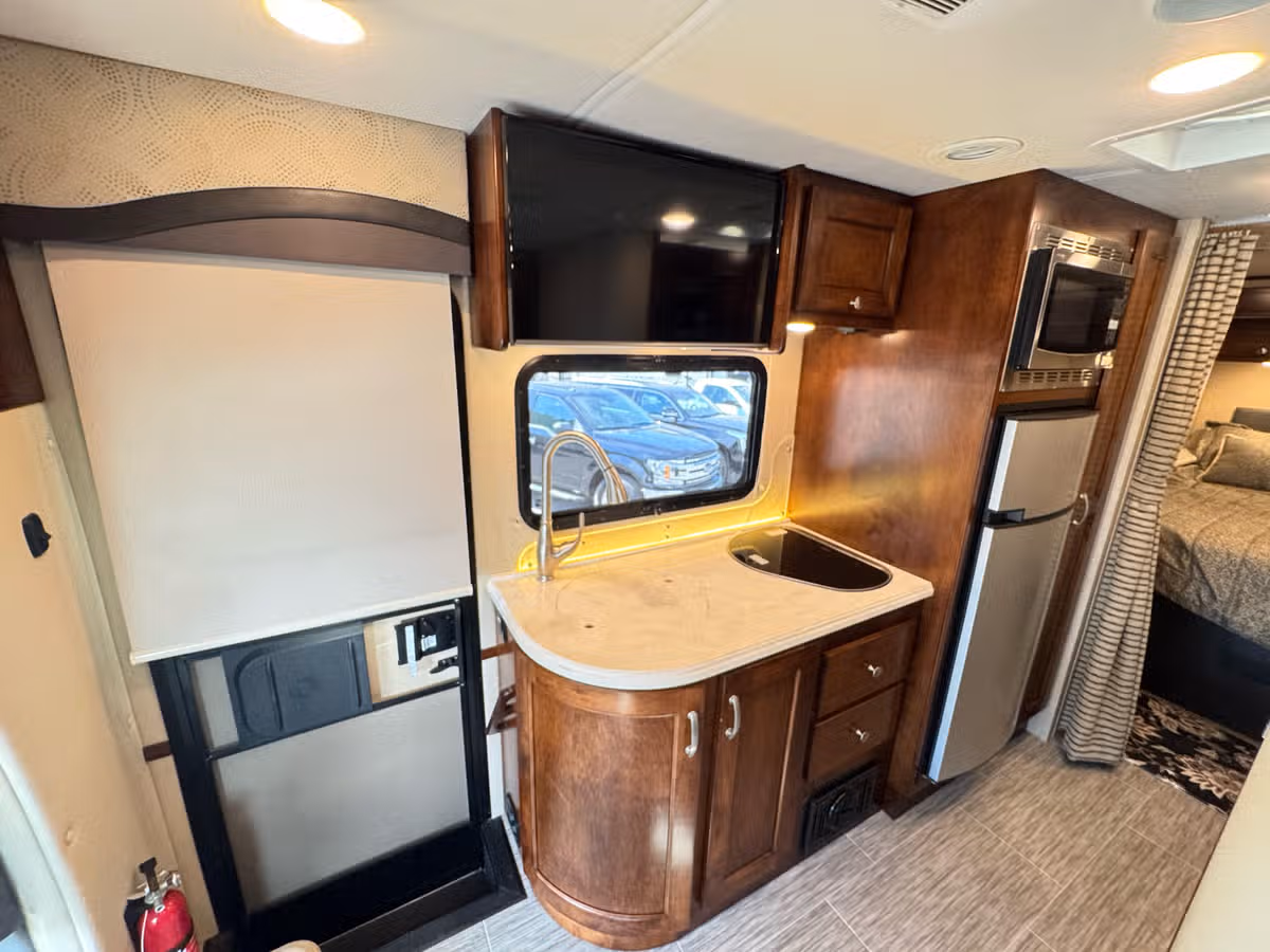 2018 Renegade Vienna Class B Diesel Image 13