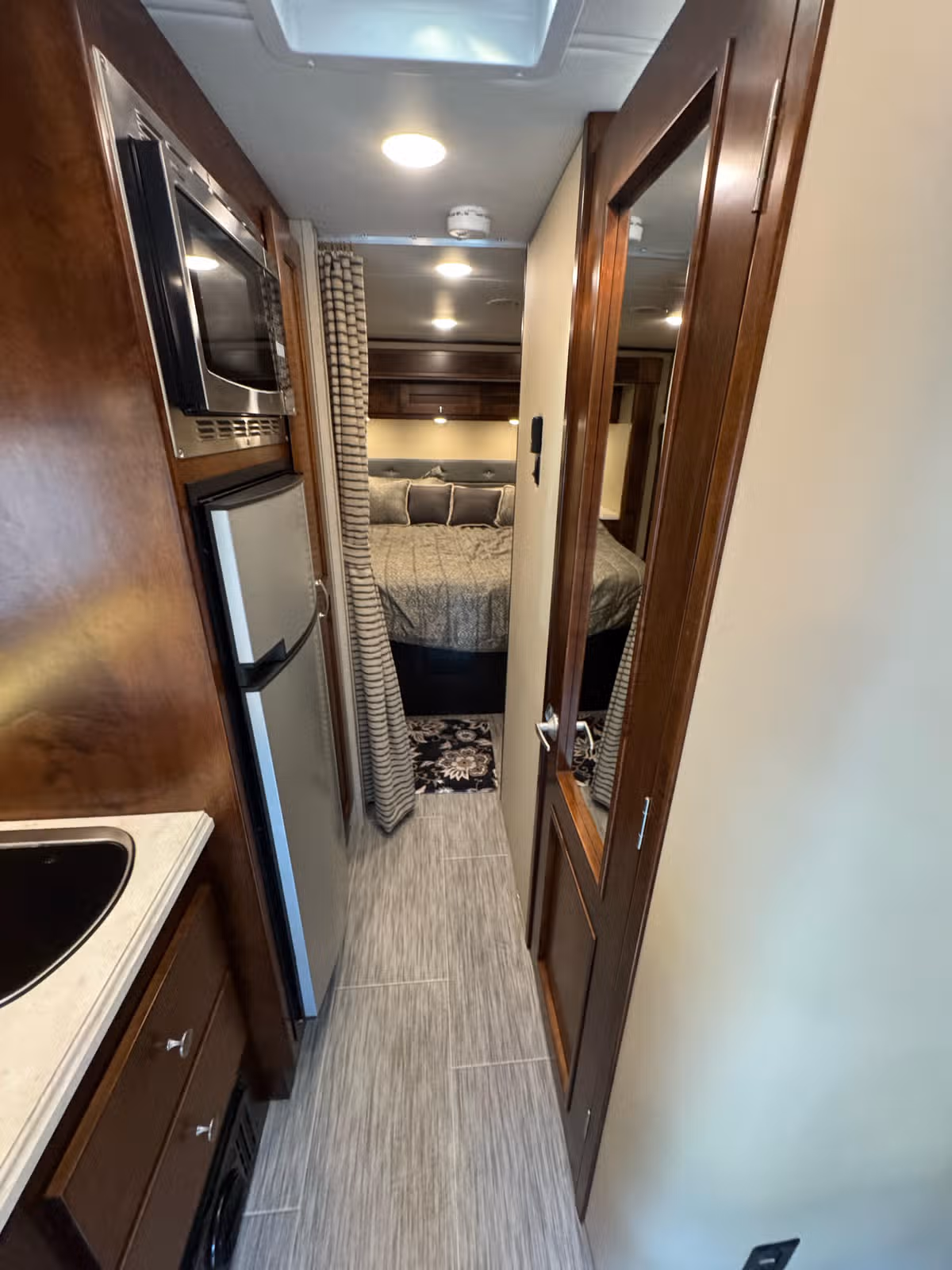 2018 Renegade Vienna Class B Diesel Image 14