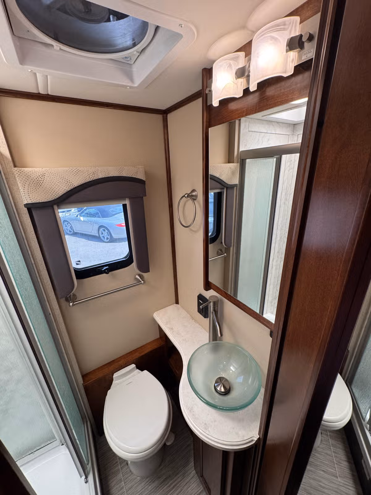 2018 Renegade Vienna Class B Diesel Image 15