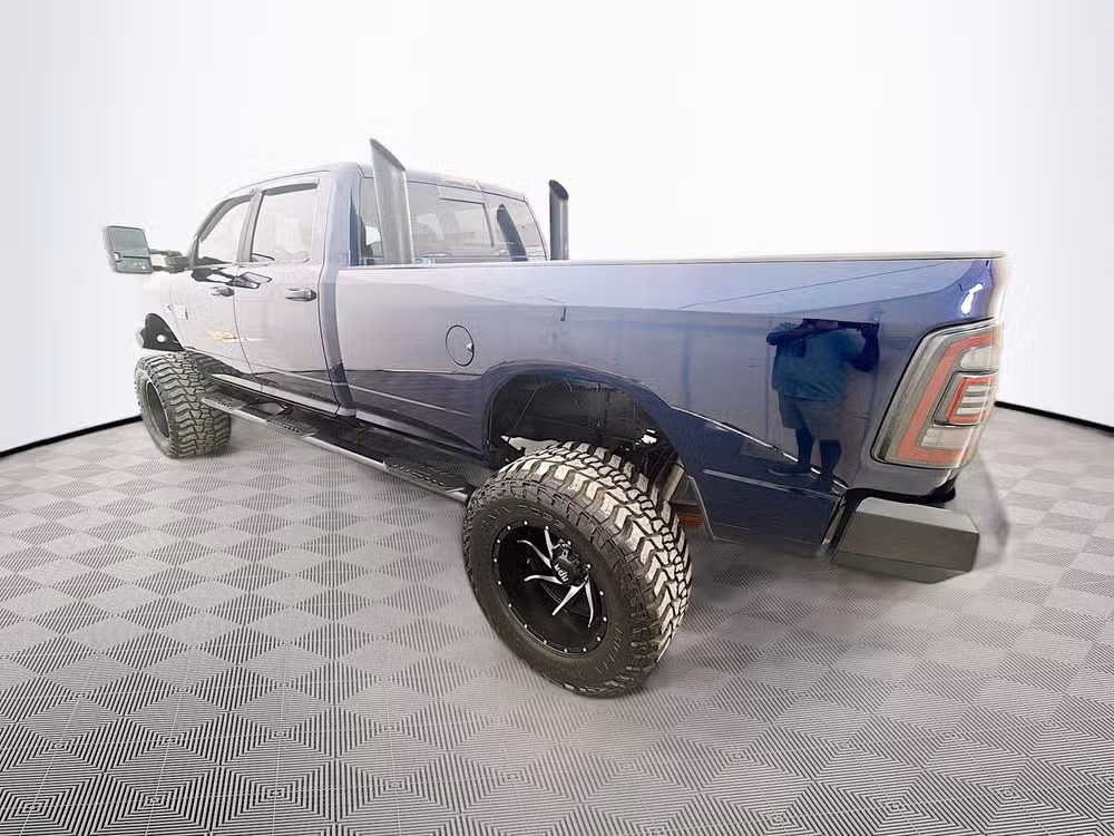 2012 Ram 3500 Long bed diesel Lifted 4x4 Lower Image 2