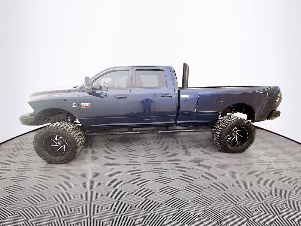 2012 Ram 3500 Long bed diesel Lifted 4x4 Image 3