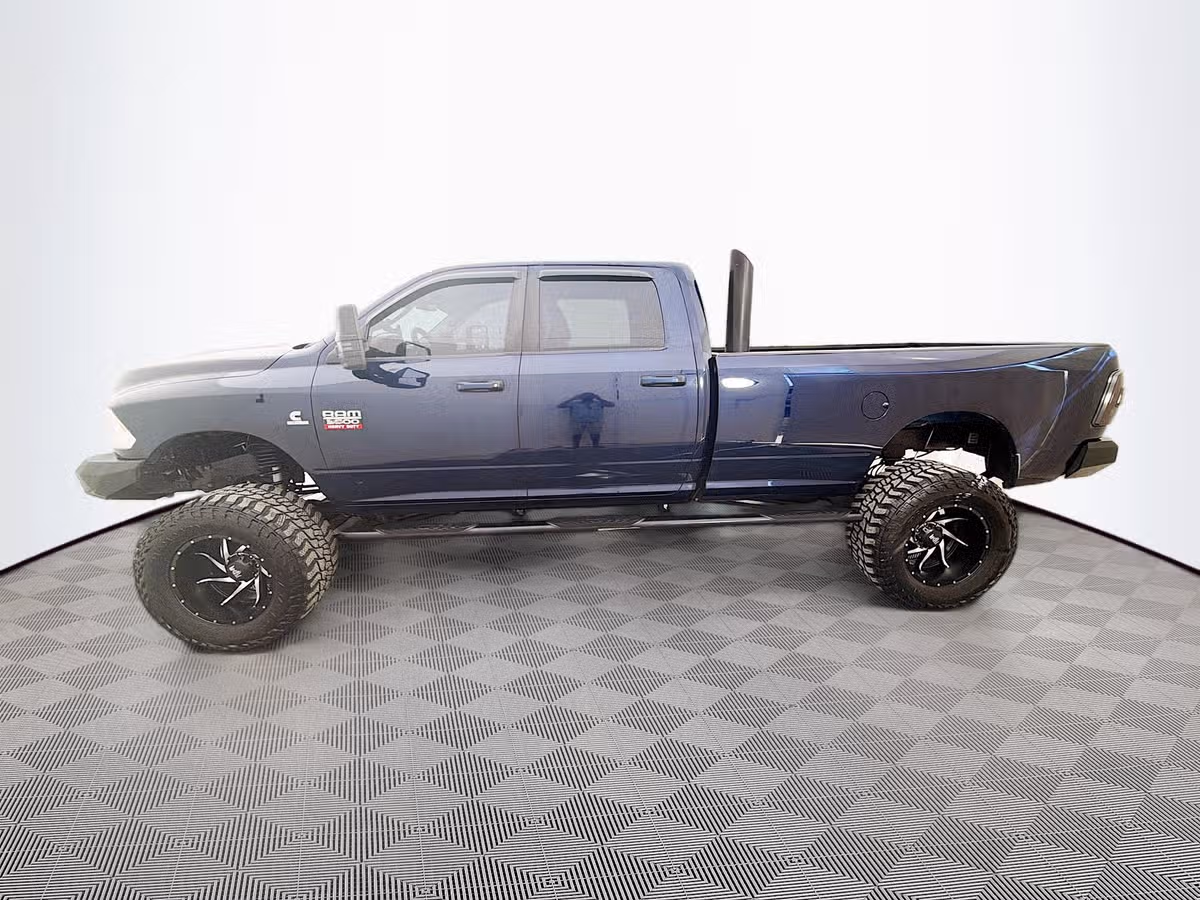 2012 Ram 3500 Long bed diesel Lifted 4x4 Image 3