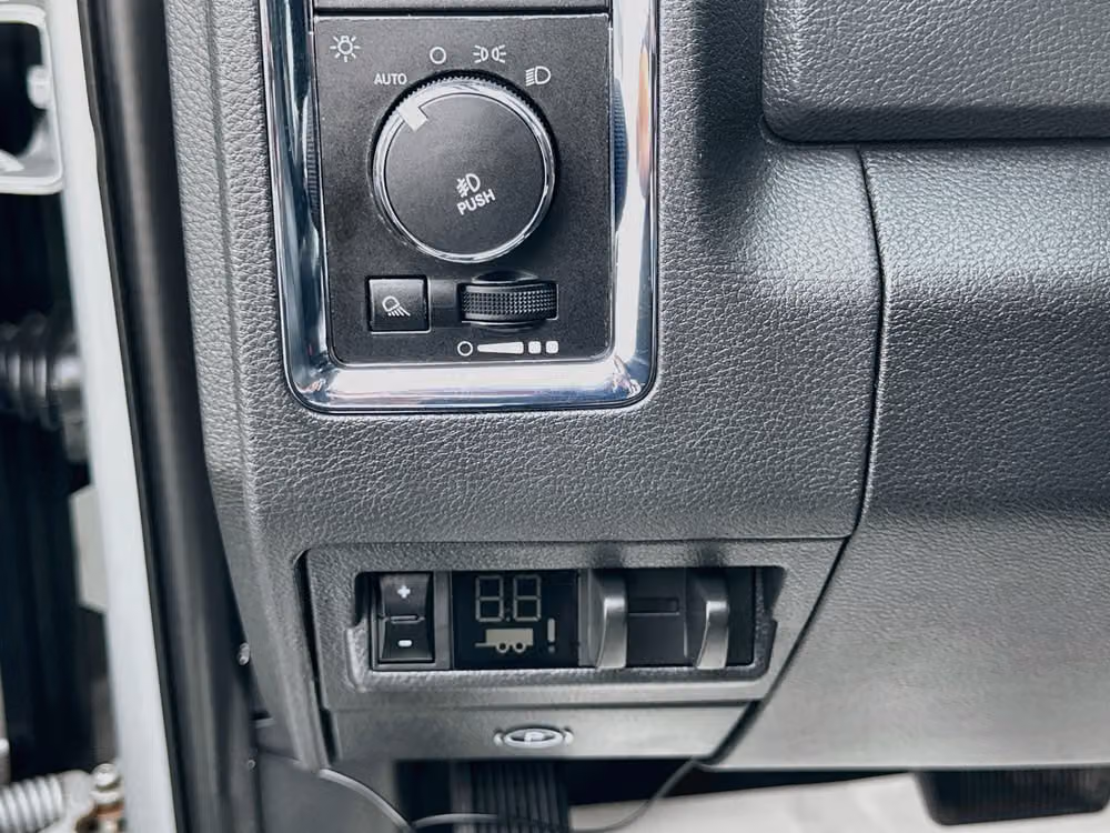 2012 Ram 1500 Laramie Crew Cab Image 10