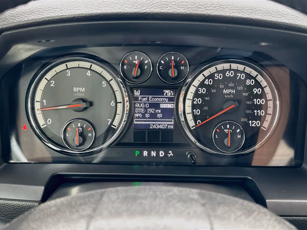 2012 Ram 1500 Laramie Crew Cab Image 13