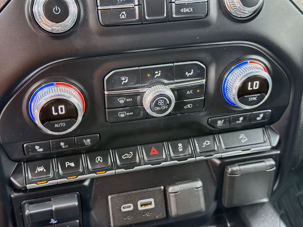 2019 GMC Sierra 1500 AT4 Crew Cab Image 19