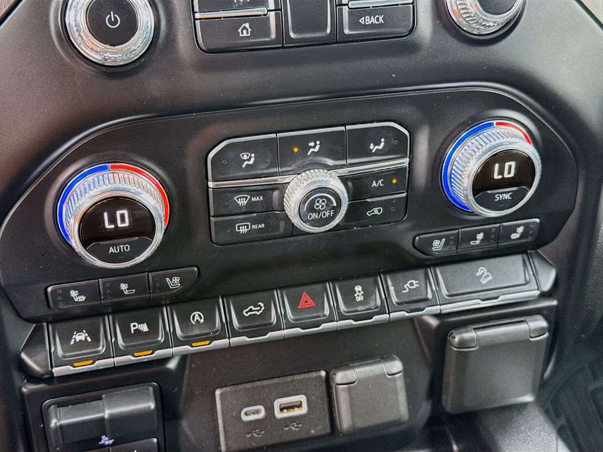 2019 GMC Sierra 1500 AT4 Crew Cab Image 19