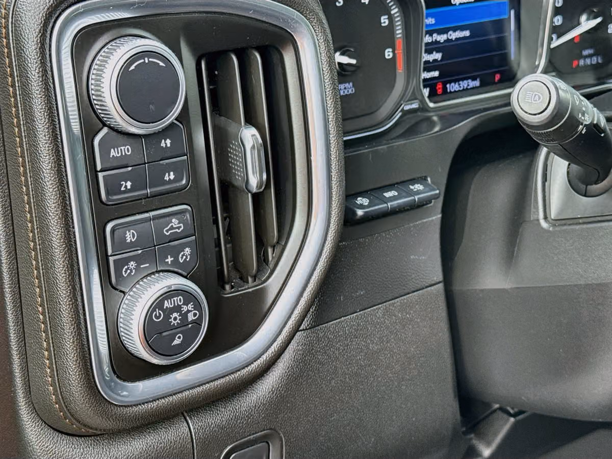 2019 GMC Sierra 1500 AT4 Crew Cab Image 11