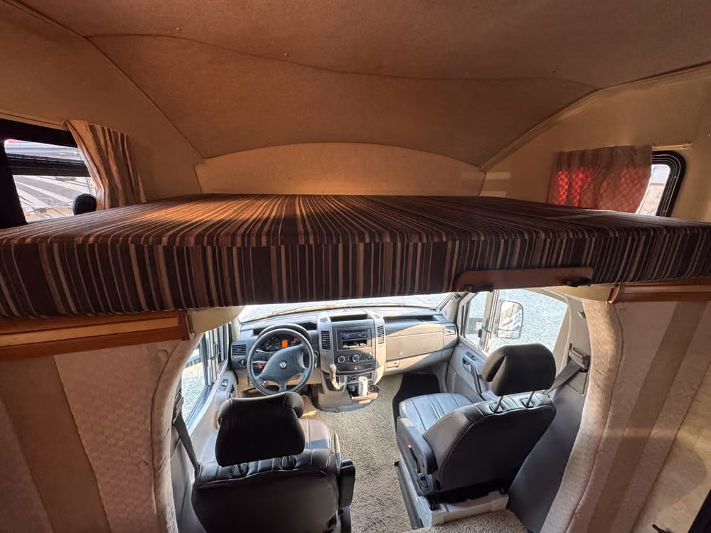 2008 Winnebago View Class B Diesel Image 11