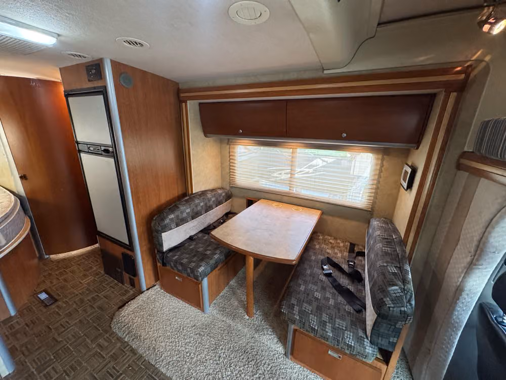 2008 Winnebago View Class B Diesel Image 13