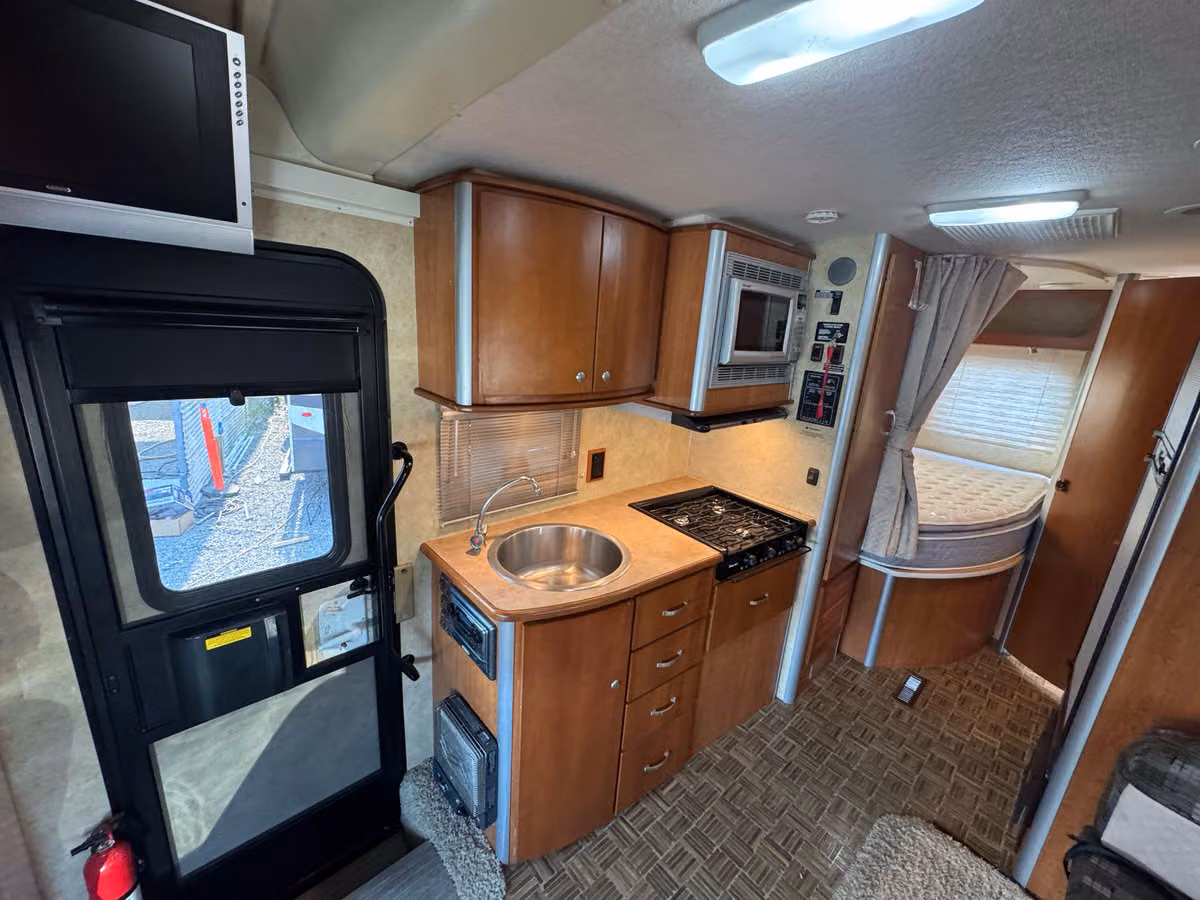 2008 Winnebago View Class B Diesel Image 12