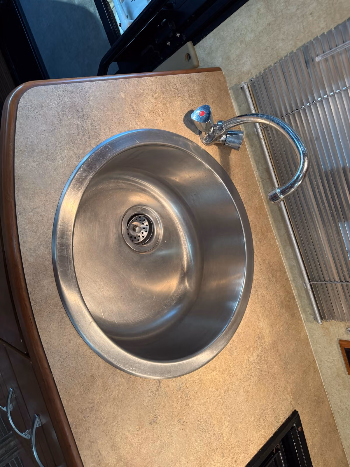 2008 Winnebago View Class B Diesel Image 19