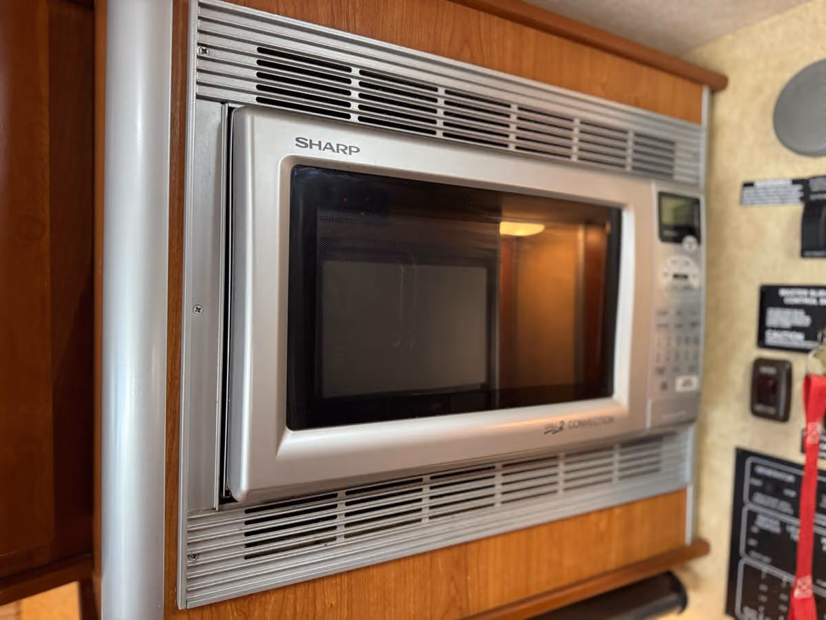 2008 Winnebago View Class B Diesel Image 20