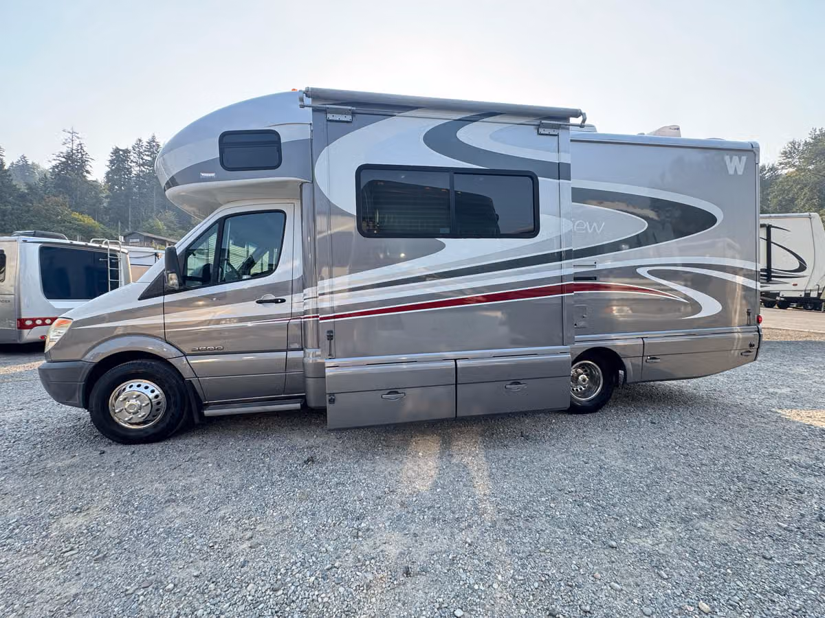 2008 Winnebago View Class B Diesel Image 8