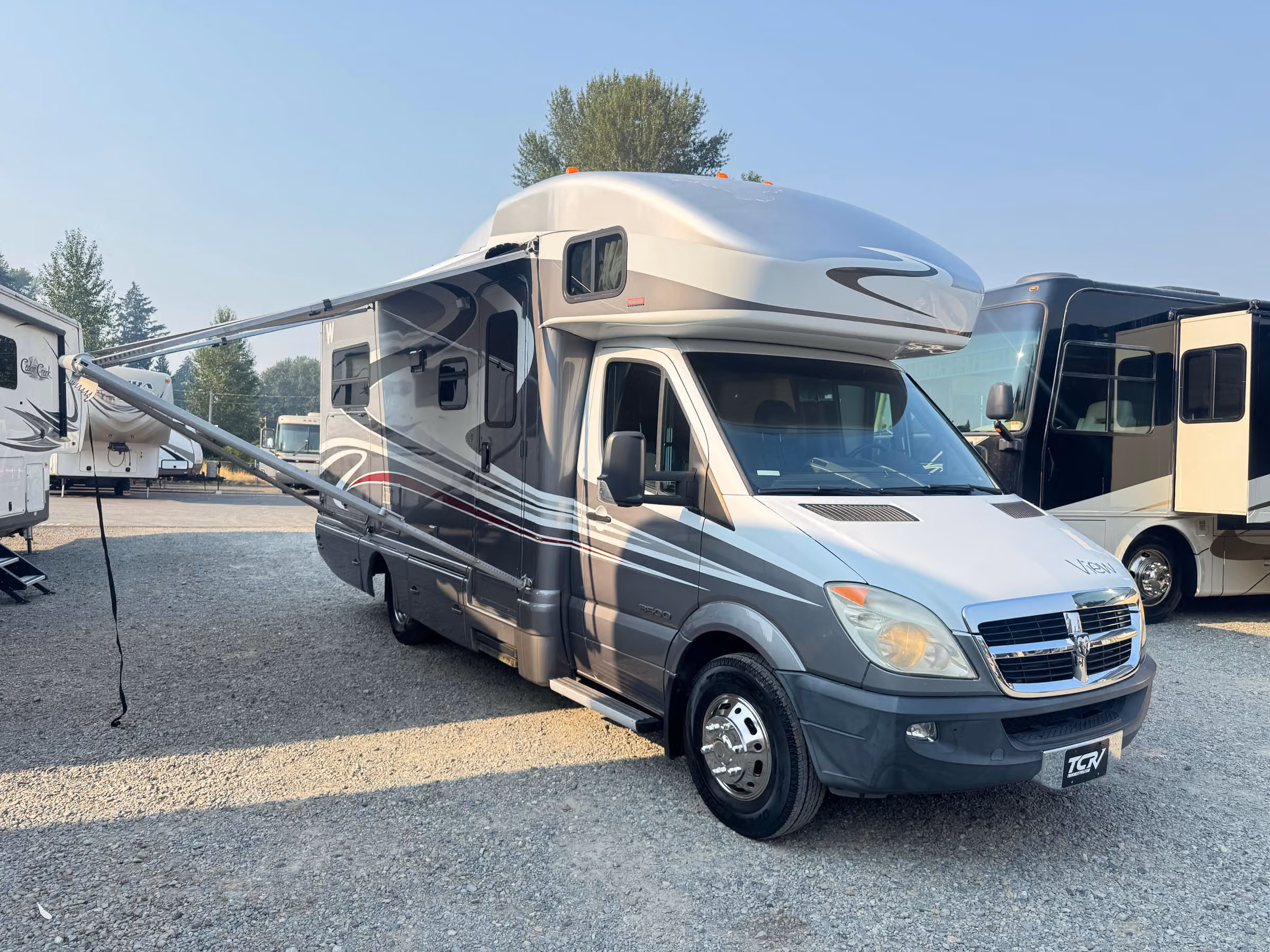 2008 Winnebago View Class B Diesel Image 1