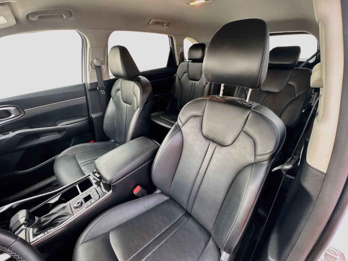 2025 Kia Sorento EX AWD Image 11