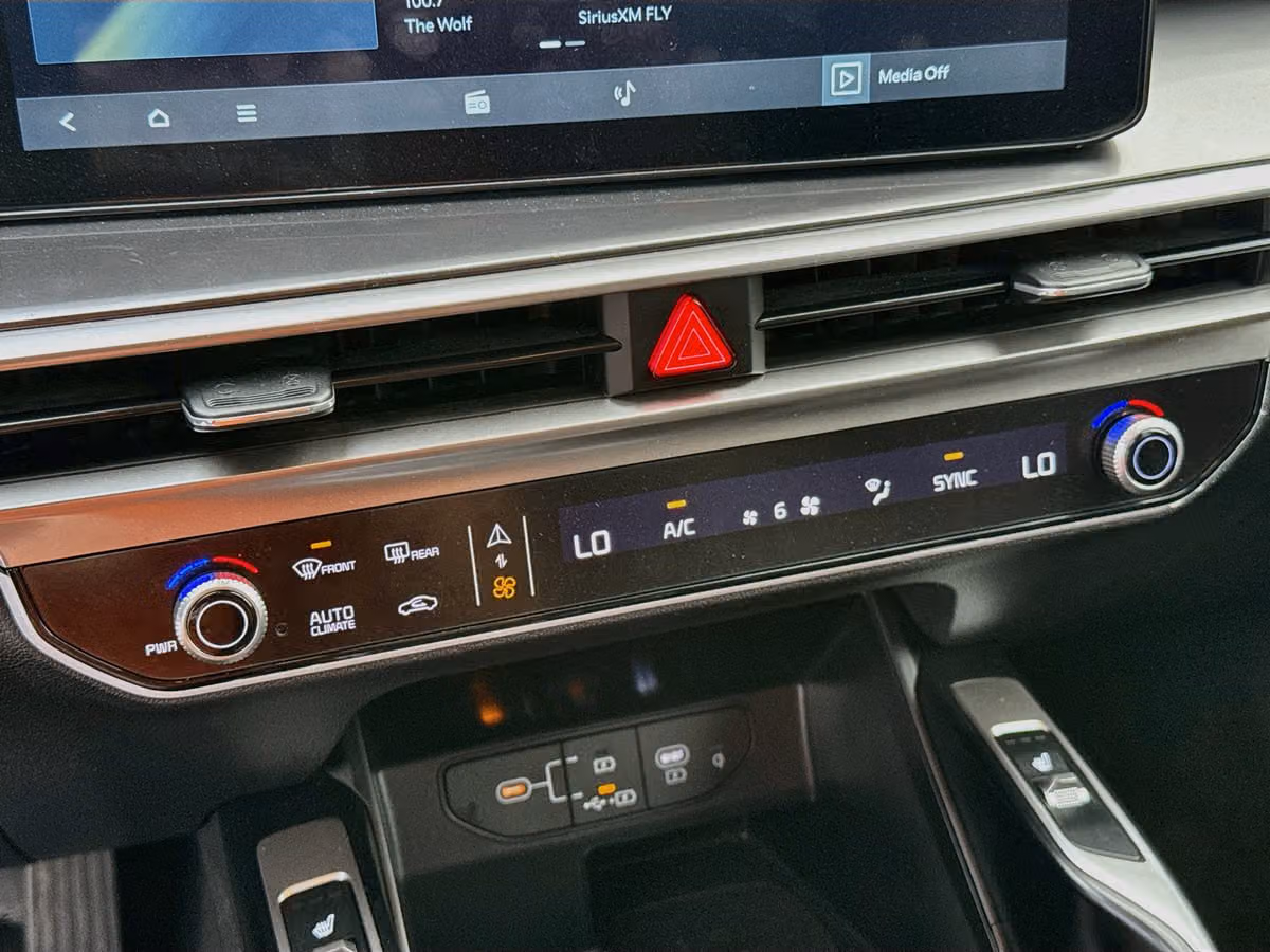 2025 Kia Sorento EX AWD Image 18