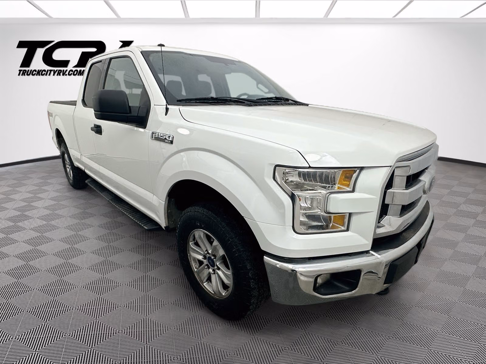 2017 Ford F-150 XLT SuperCab Upper Image 1