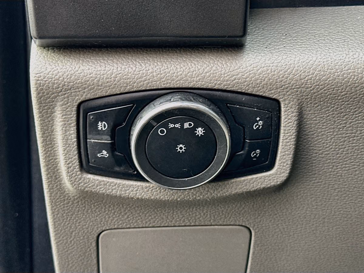 2017 Ford F-150 XLT SuperCab Image 10