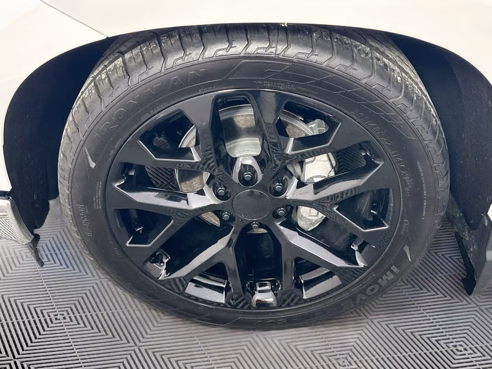 2024 Chevrolet Silverado 1500 Lowered Wheel Tire Image 25