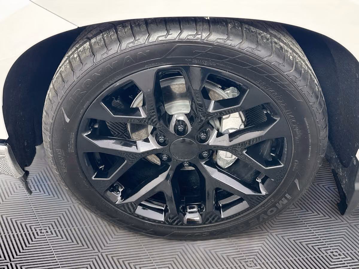 2024 Chevrolet Silverado 1500 Lowered Wheel Tire Image 25