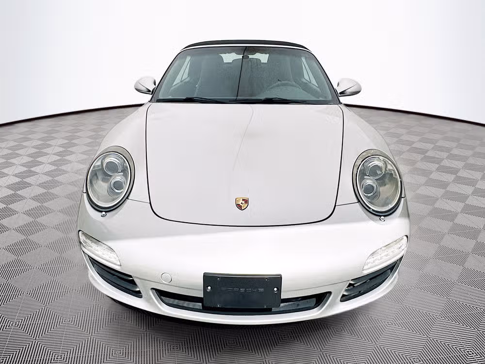 2010 Porsche 911 Carrera 4 Image 2