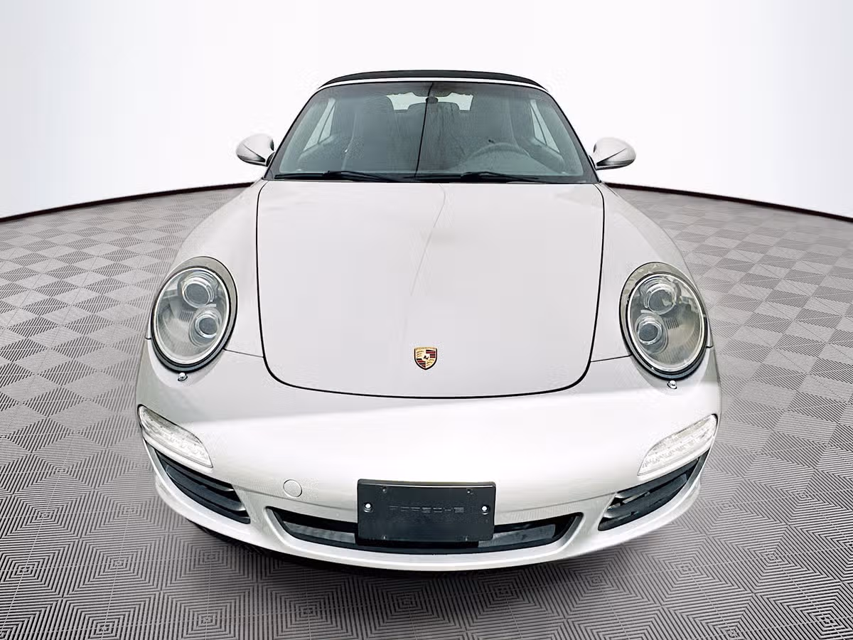 2010 Porsche 911 Carrera 4 Image 2