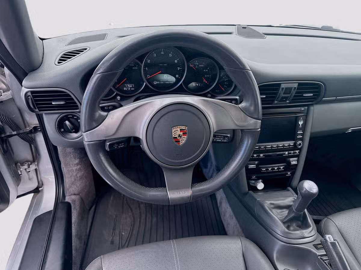 2010 Porsche 911 Carrera 4 Image 12