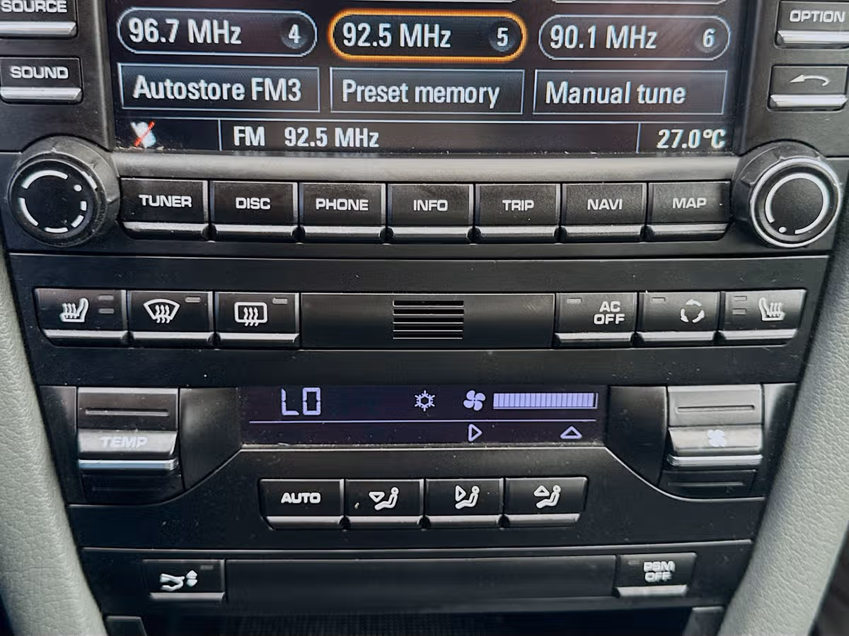 2010 Porsche 911 Carrera 4 Image 22