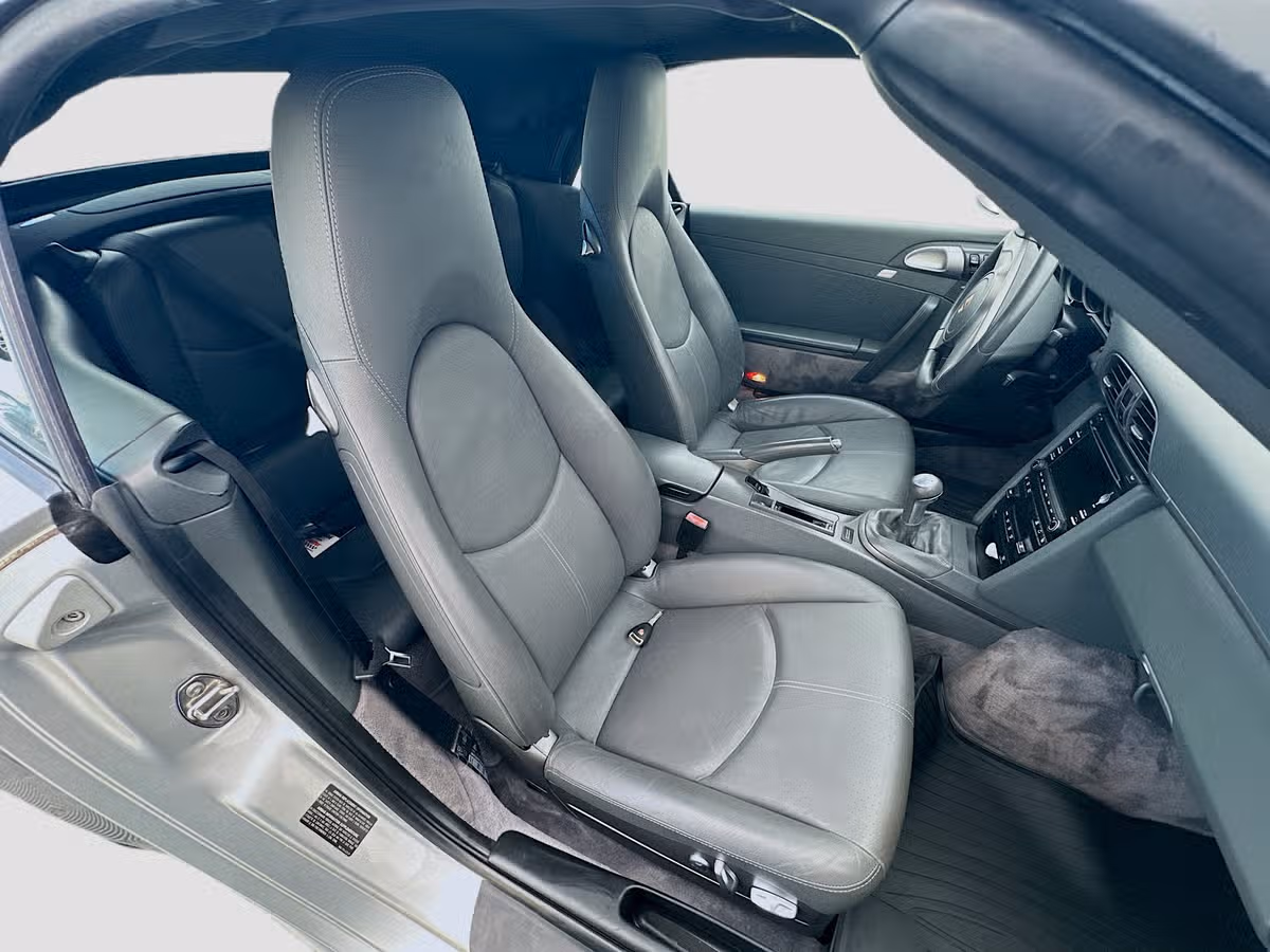 2010 Porsche 911 Carrera 4 Image 28