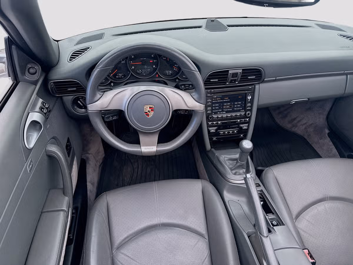 2010 Porsche 911 Carrera 4 Image 24