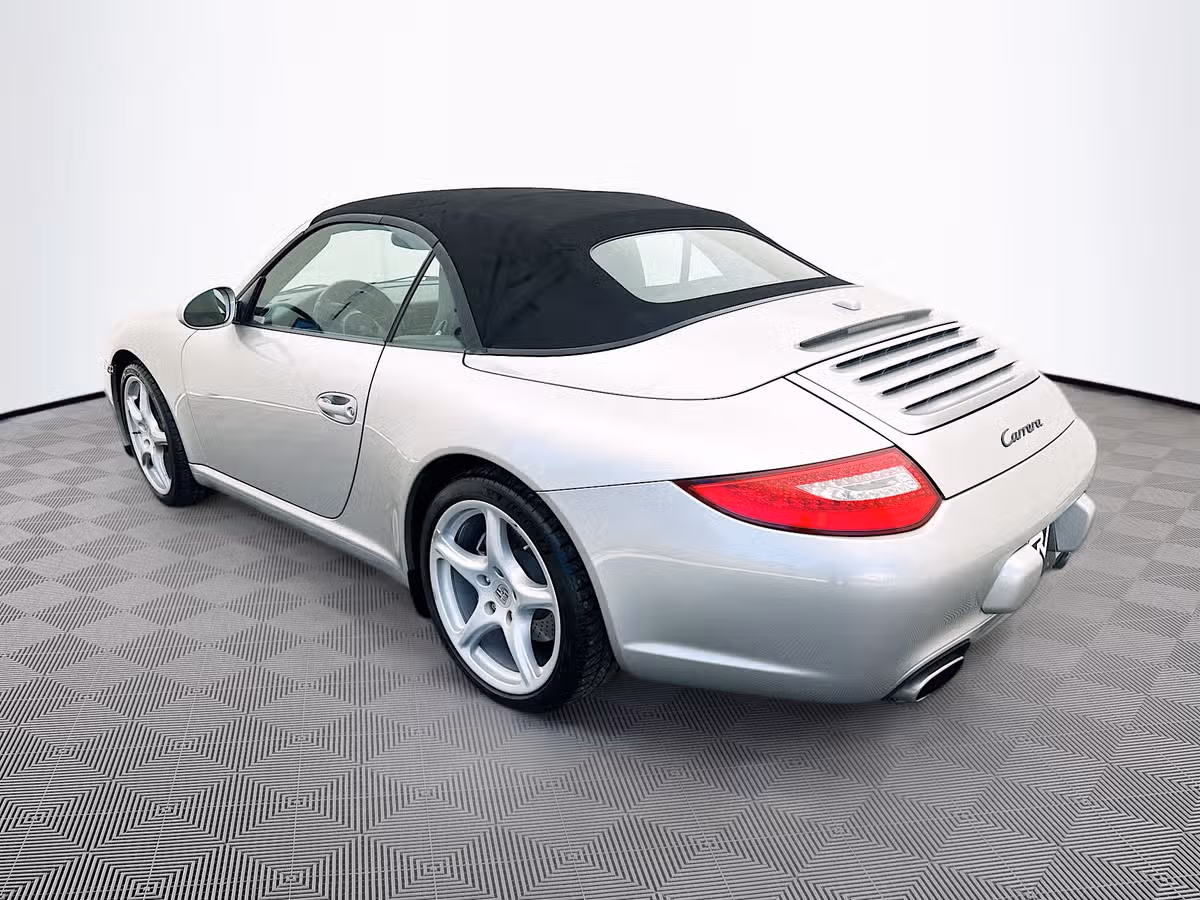 2010 Porsche 911 Carrera 4 Image 5