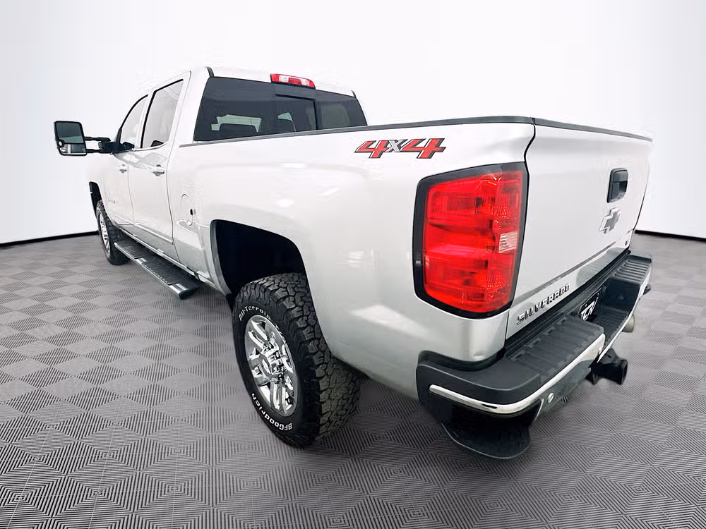 2018 Chevrolet Silverado 2500HD LTZ Crew Cab Image 5