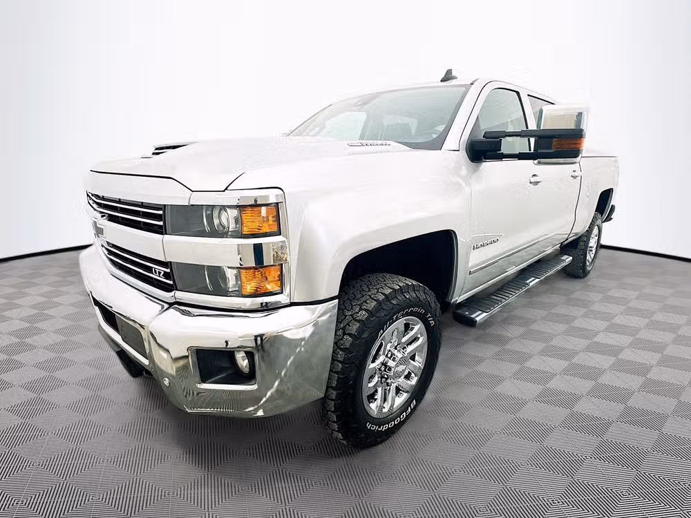 2018 Chevrolet Silverado 2500HD LTZ Crew Cab Image 3