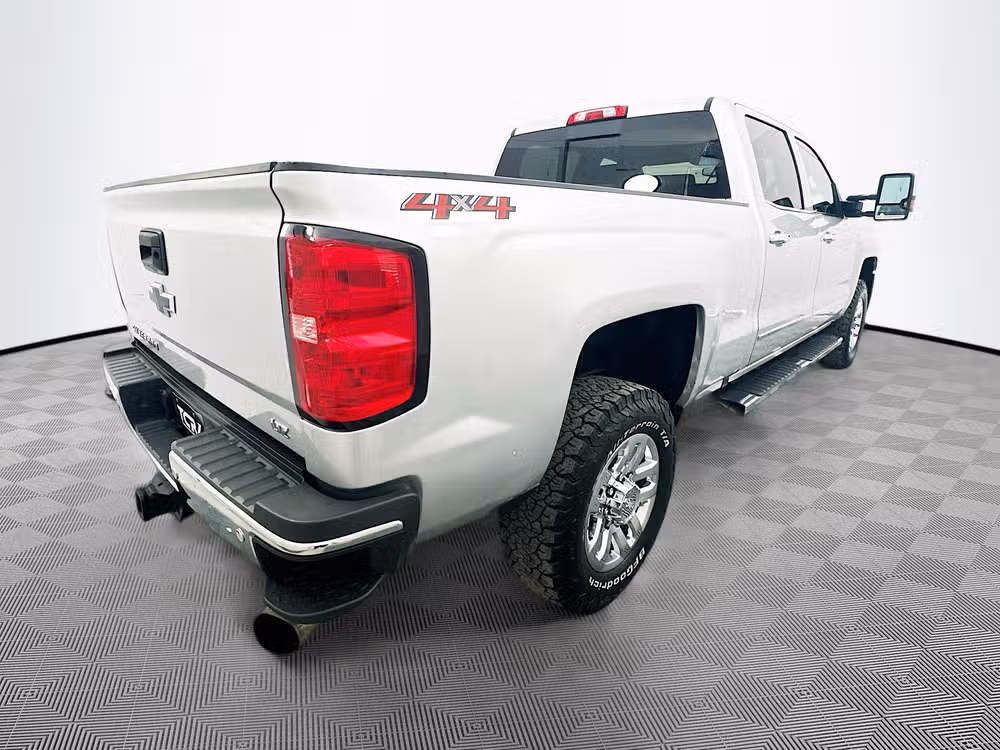 2018 Chevrolet Silverado 2500HD LTZ Crew Cab Image 7