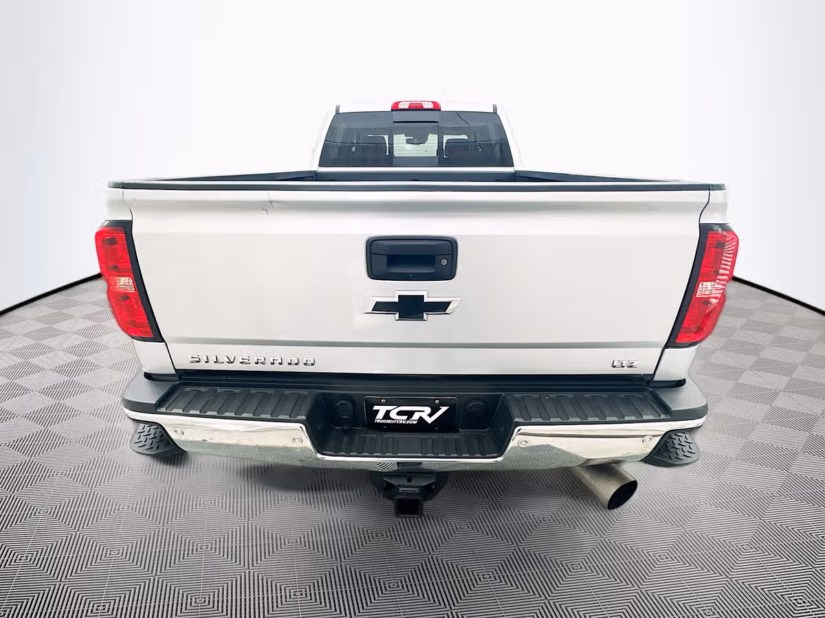 2018 Chevrolet Silverado 2500HD LTZ Crew Cab Image 6