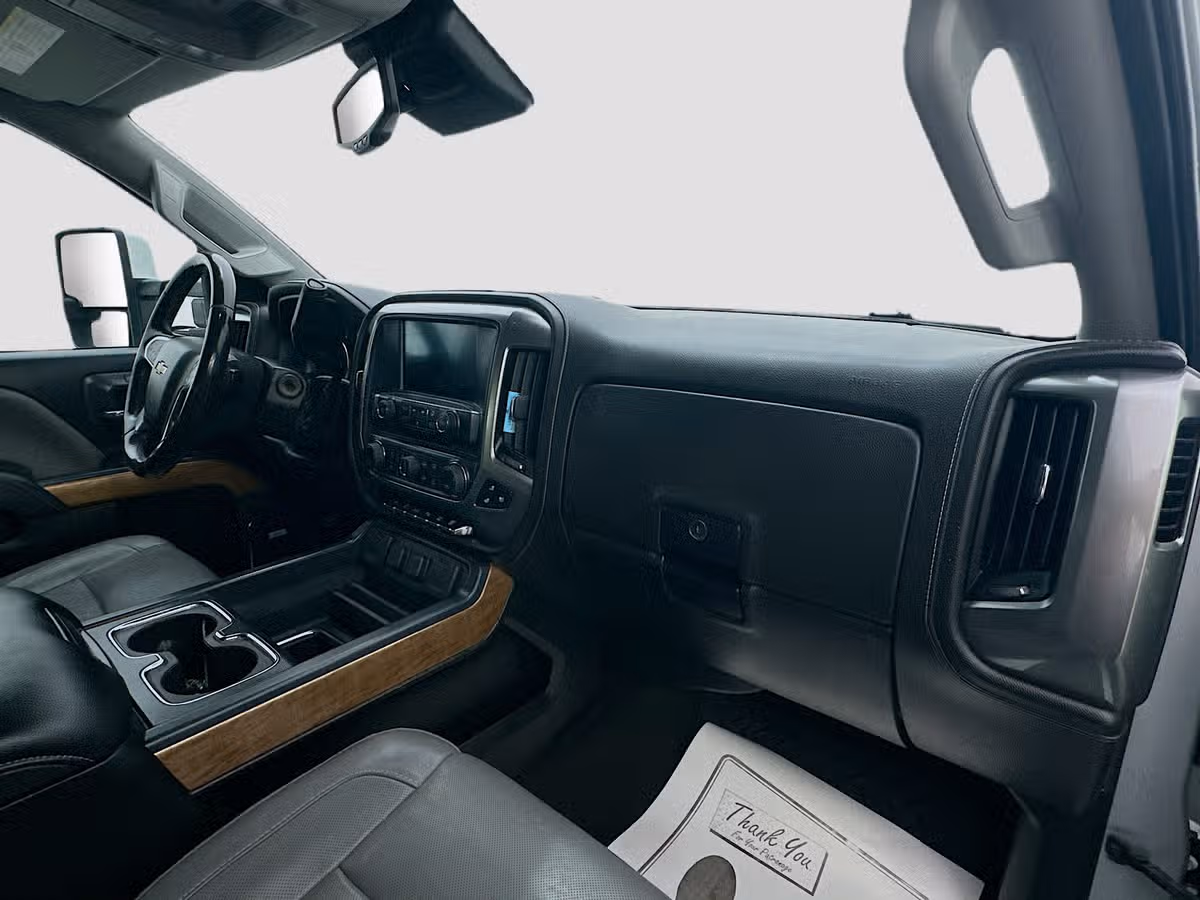 2018 Chevrolet Silverado 2500HD LTZ Crew Cab Image 27