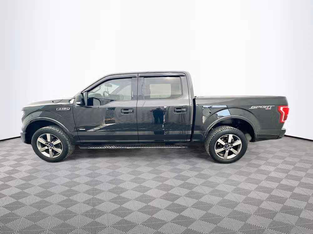 2015 Ford F-150 XLT SuperCrew Lower Image 2